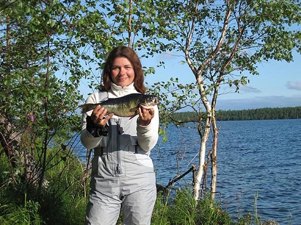 124girls fishing.